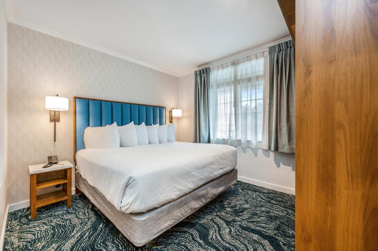 | Hallmark Resort in Cannon Beach