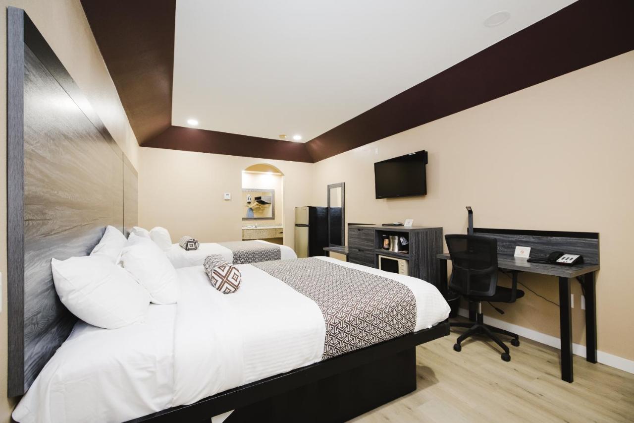 | Sapphire Inn & Suites