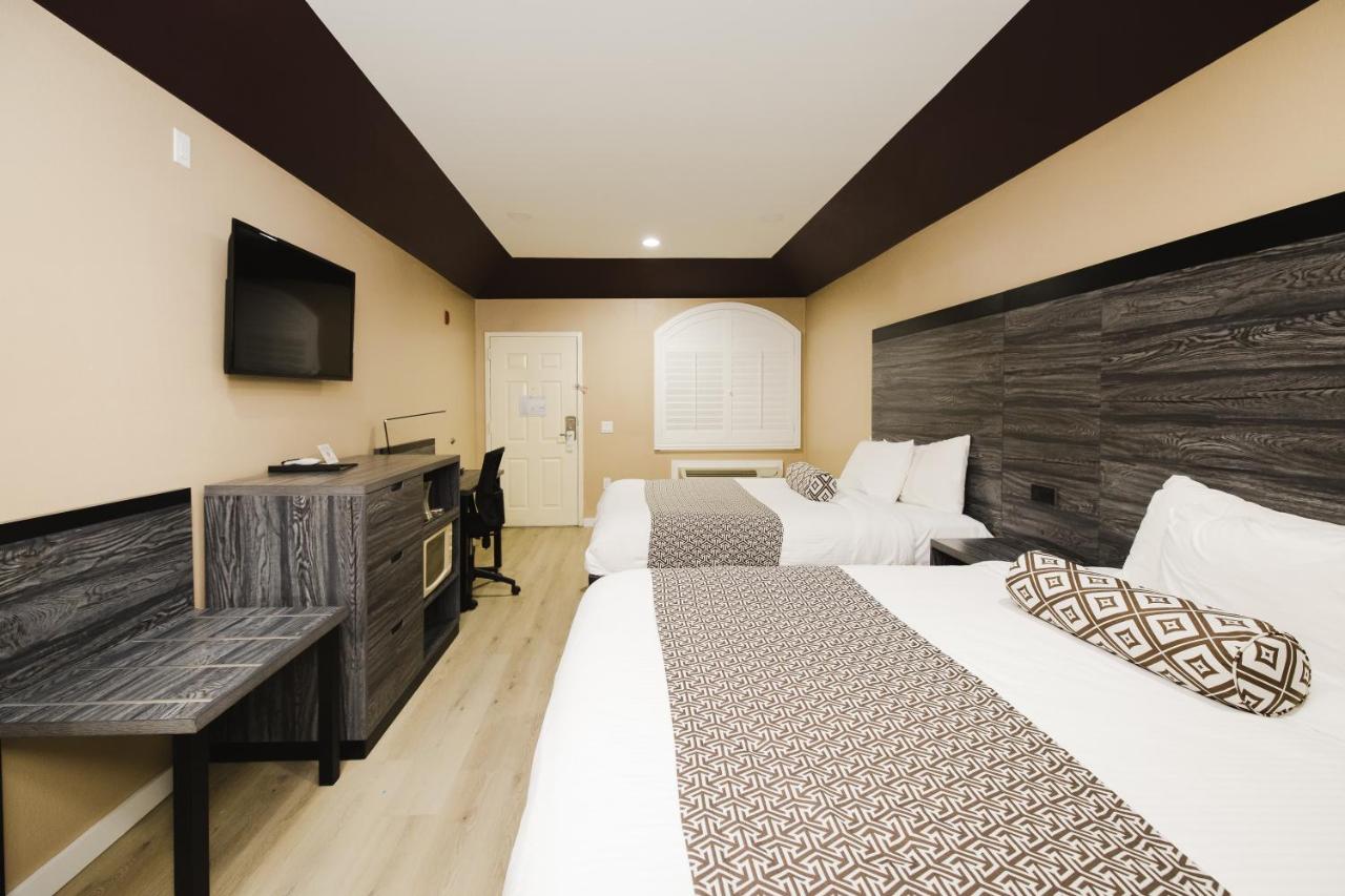  | Sapphire Inn & Suites