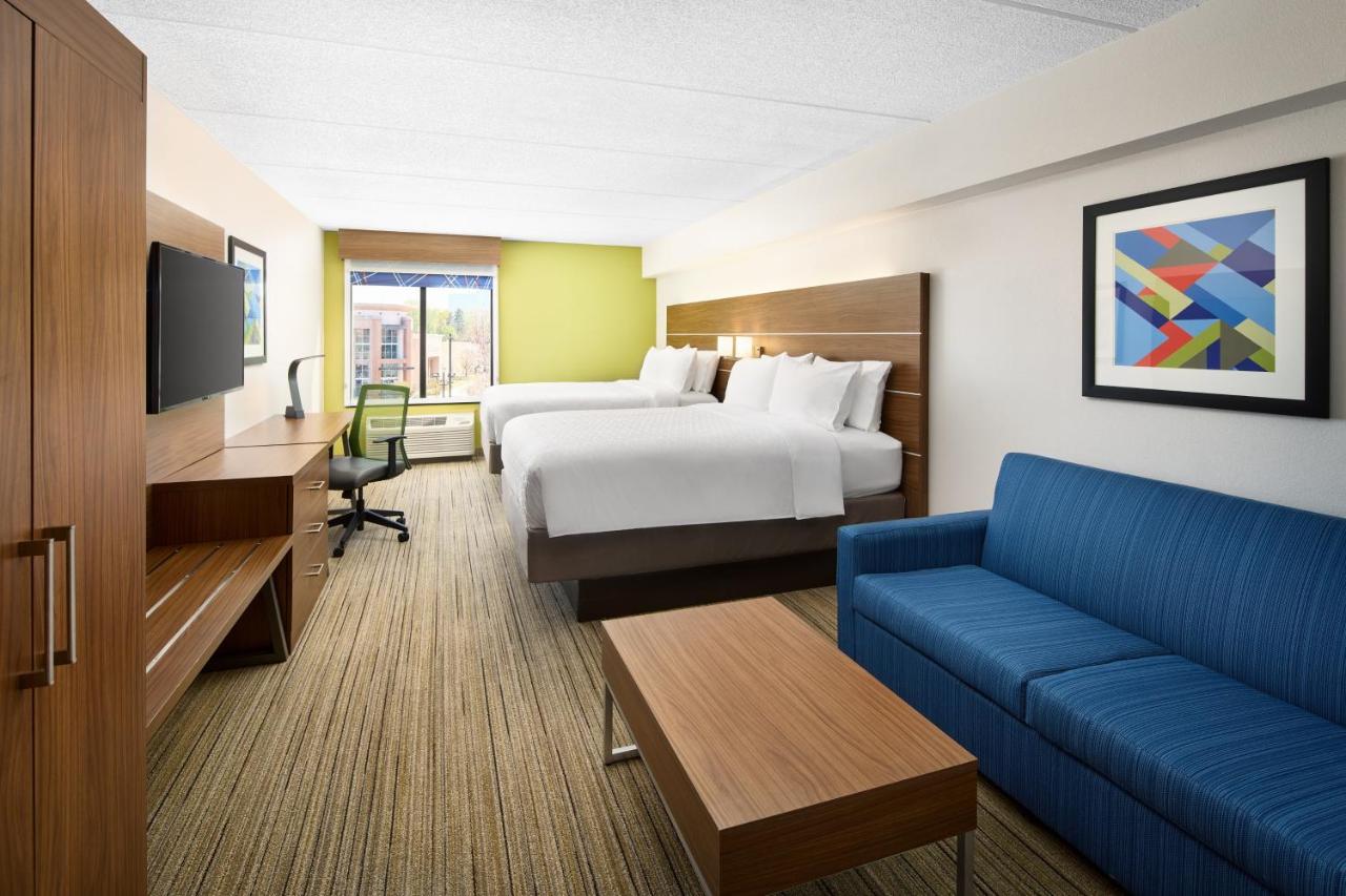 Queen Suite with Two Queen Beds - Non-Smoking at Holiday Inn Express & Suites Atlanta - Tucker Northlake by IHG