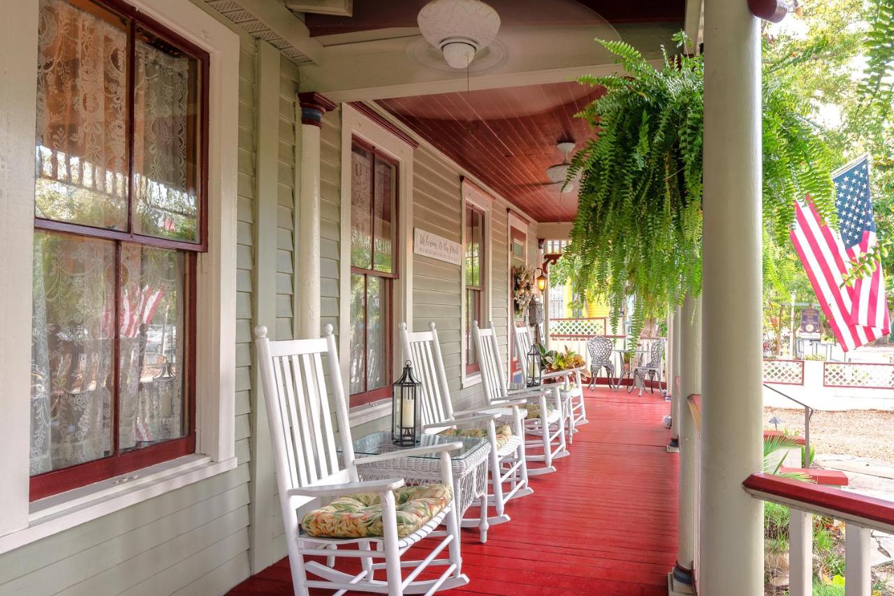  | Cedar House Inn