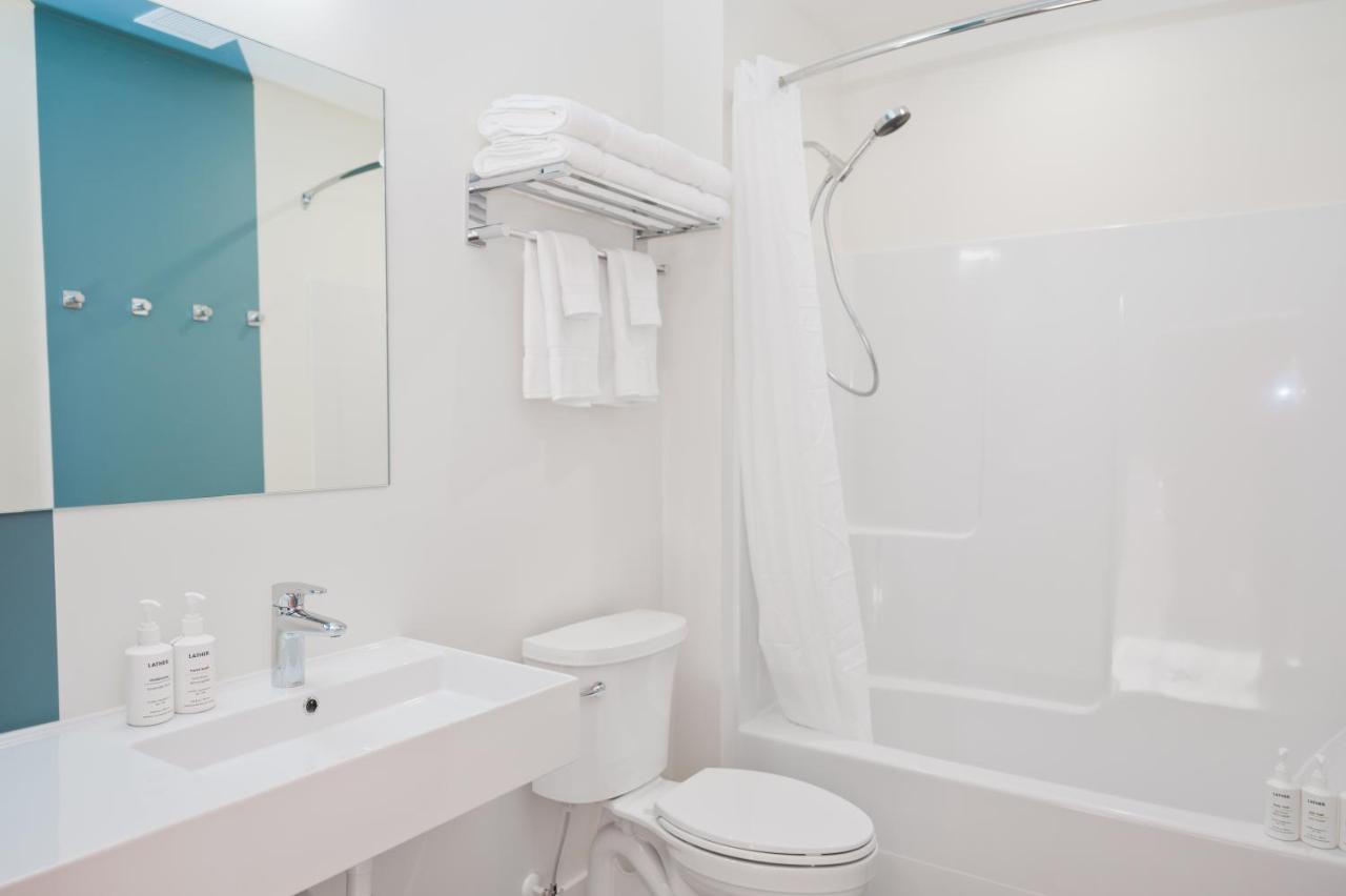 Superior Queen Room at Skyview Hotel