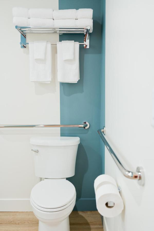 King Room - Disability Access at Skyview Hotel