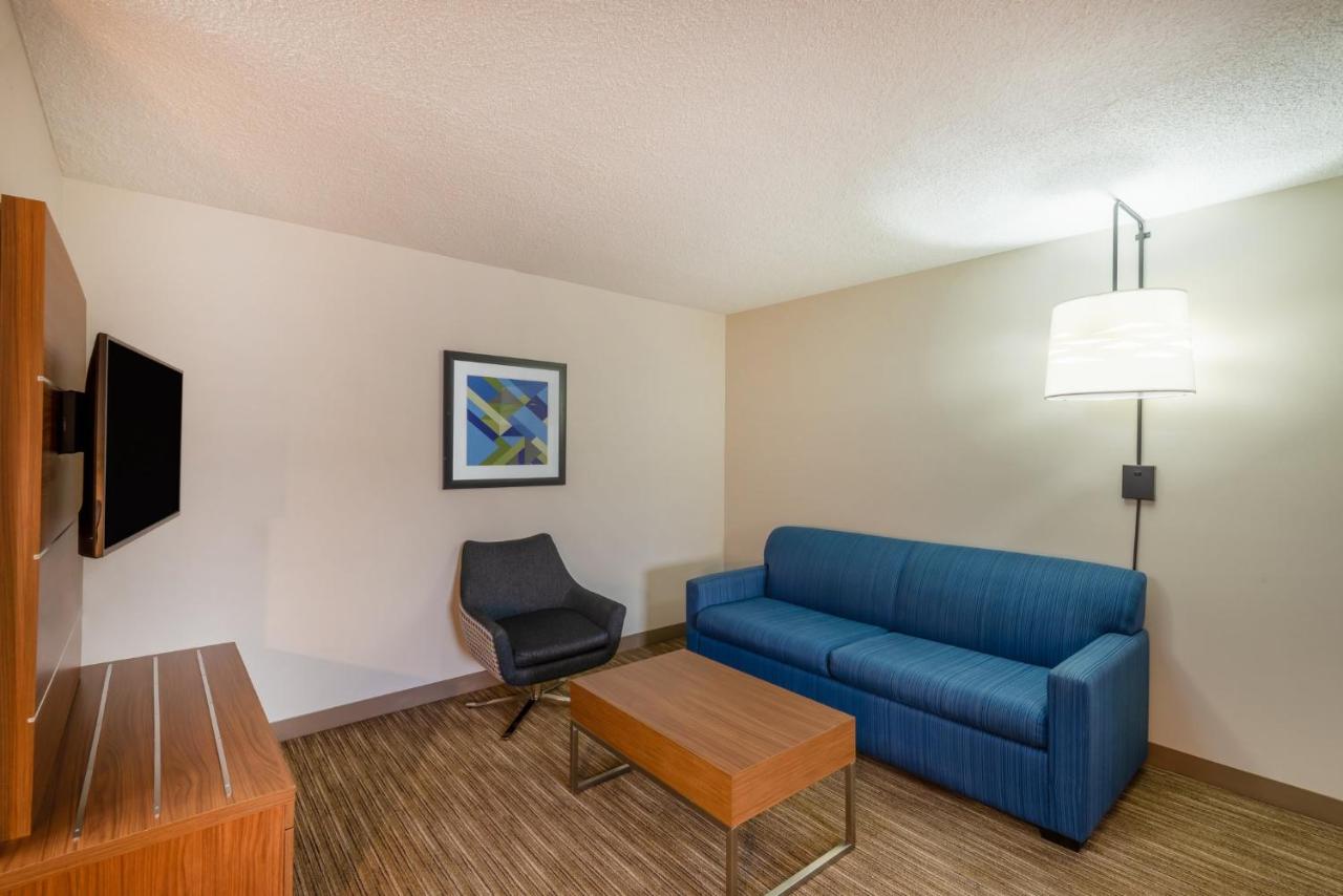 King Suite with Sofa Bed at Holiday Inn Express Cleveland-Vermilion, an IHG Hotel