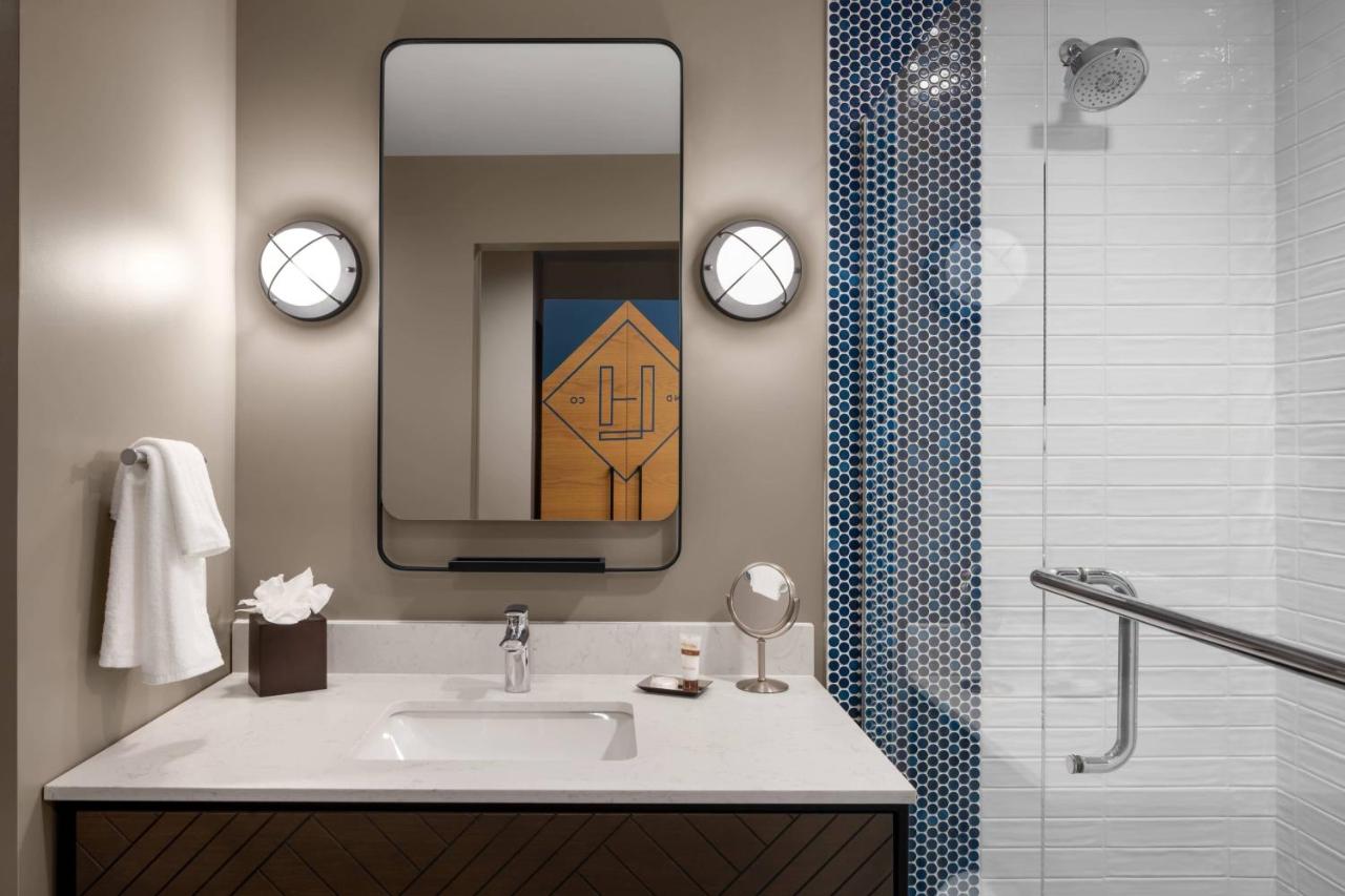 Guest room, 1 King, Partial river view at Luminary Hotel & Co., Autograph Collection