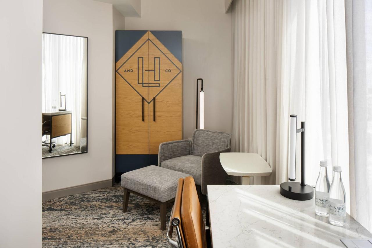 Night Owl Corner King with Balcony, 1 King, City View at Luminary Hotel & Co., Autograph Collection
