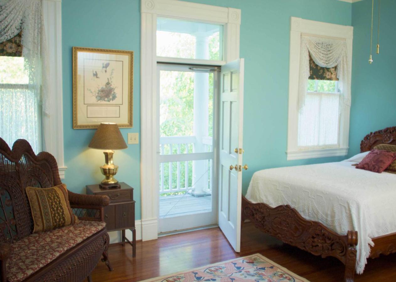  | Lookaway Inn