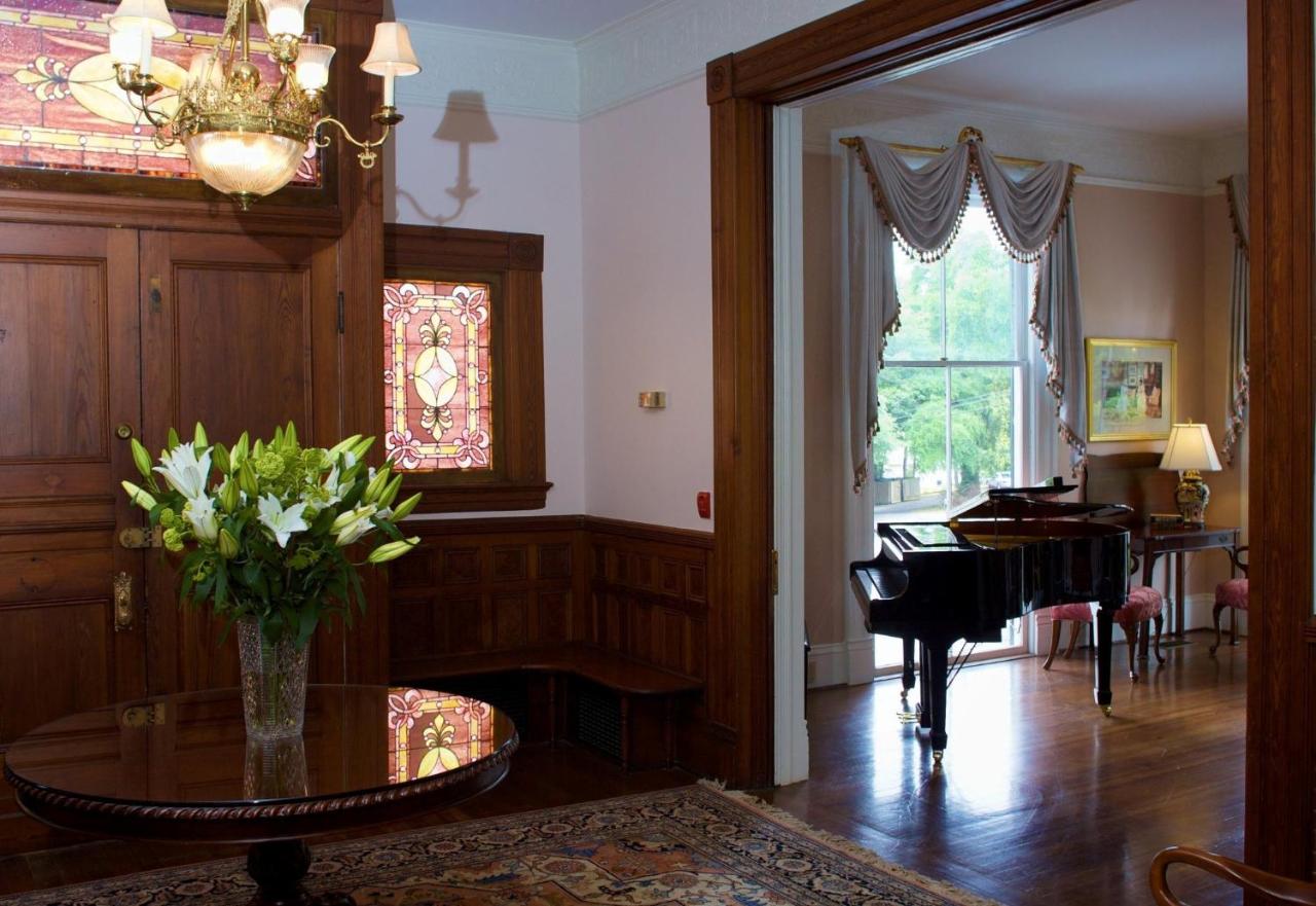 | Lookaway Inn