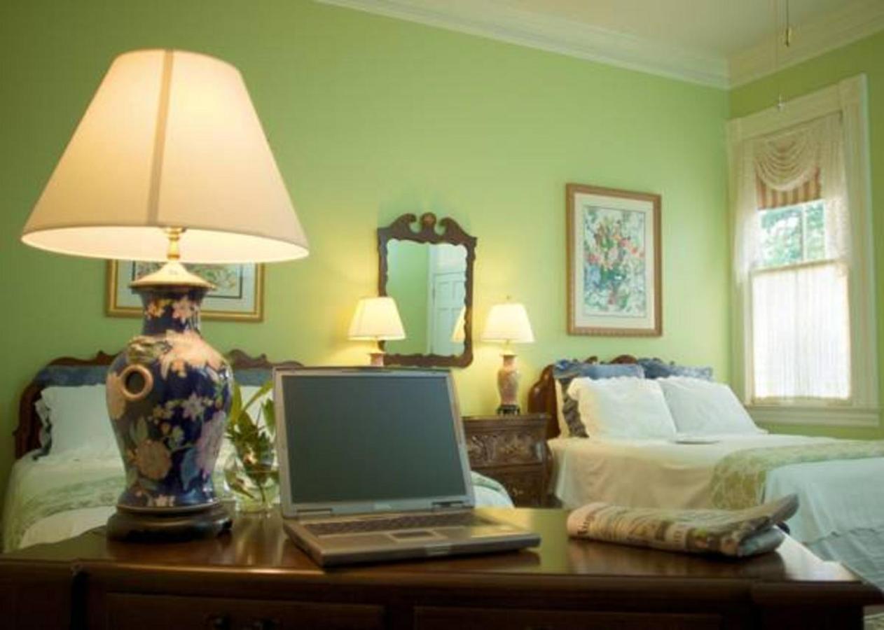 | Lookaway Inn
