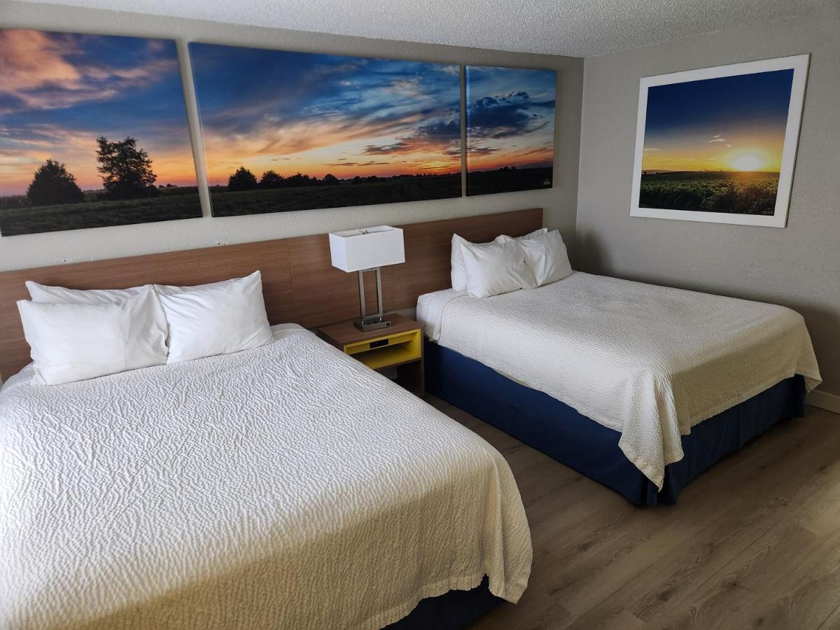 Queen Room with Two Queen Beds - Non-Smoking at Days Inn by Wyndham Sioux Falls Airport