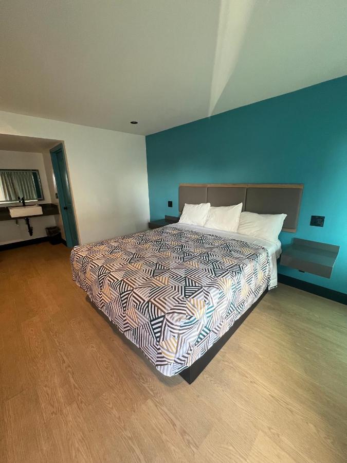 | Palm Inn Motel
