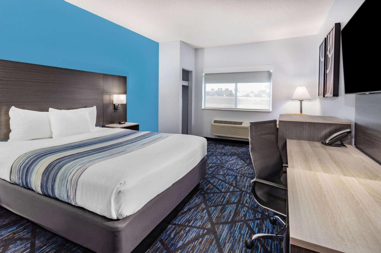 King Room - Non-Smoking at AmericInn by Wyndham Quincy