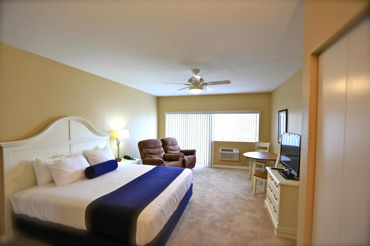 King Studio - Gulf and Pool View at Shoreline Island Resort - Exclusively Adult