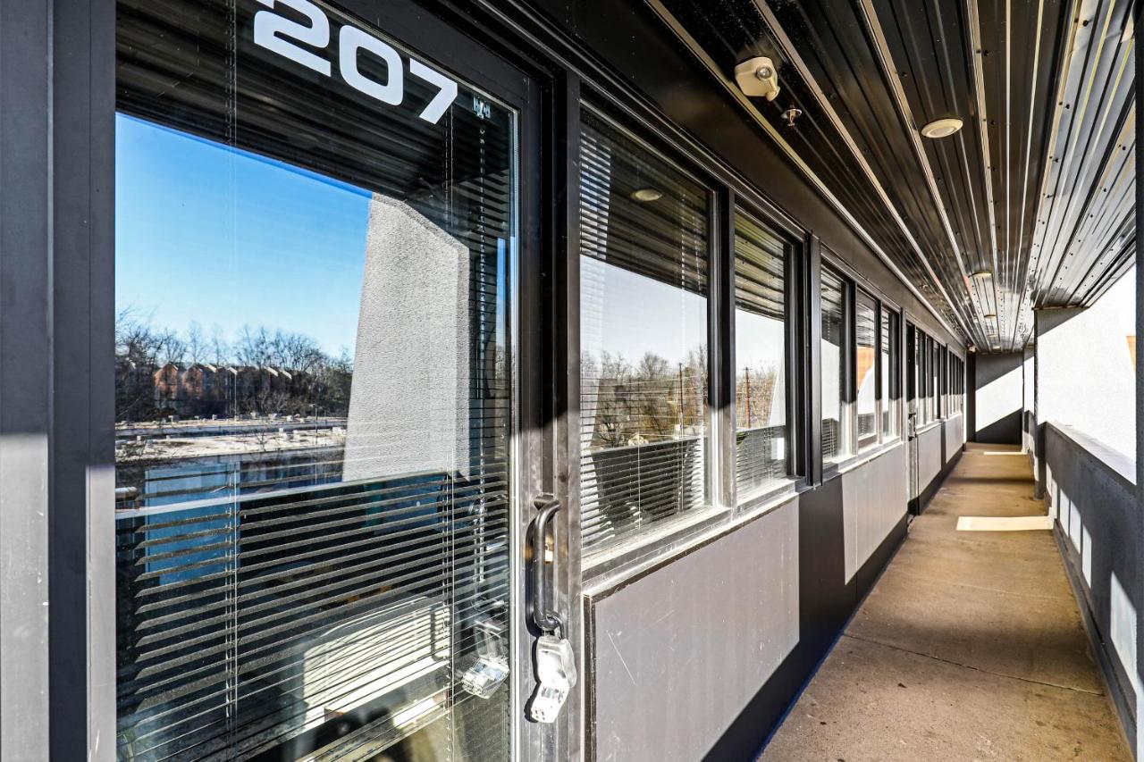 | Nashville's Hideaway #207