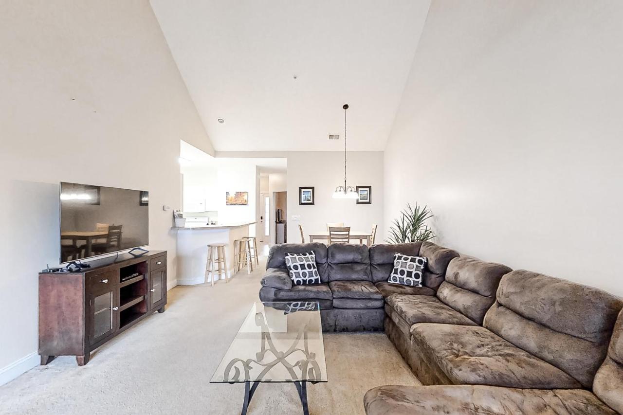  | Windsor Green 302