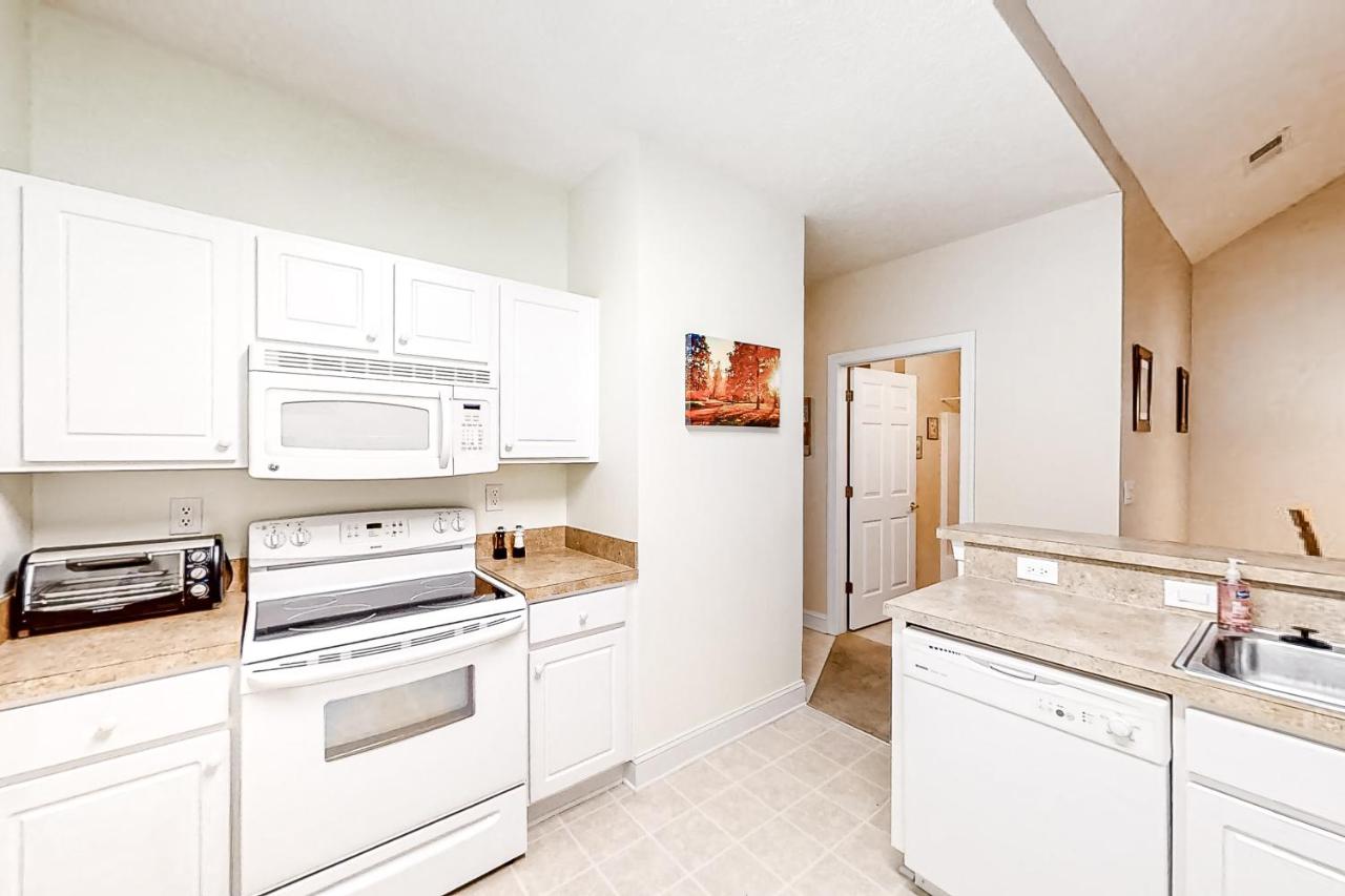  | Windsor Green 302