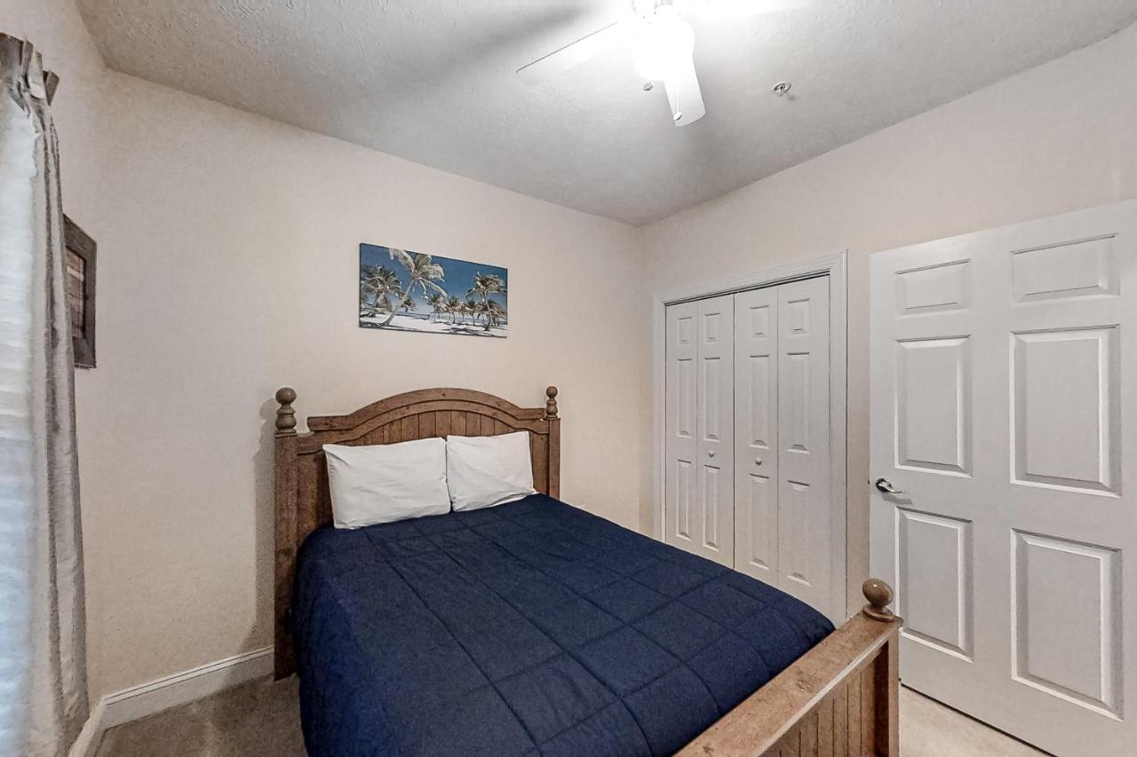  | Windsor Green 302