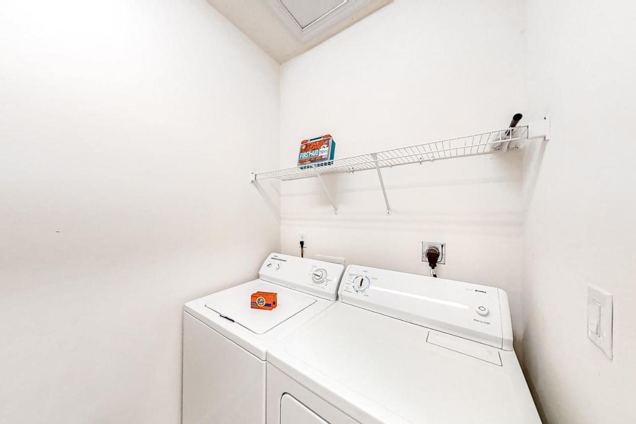  | Windsor Green 302