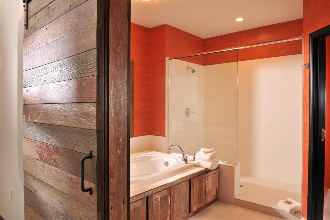 | Stoney Creek Hotel Kansas City - Independence