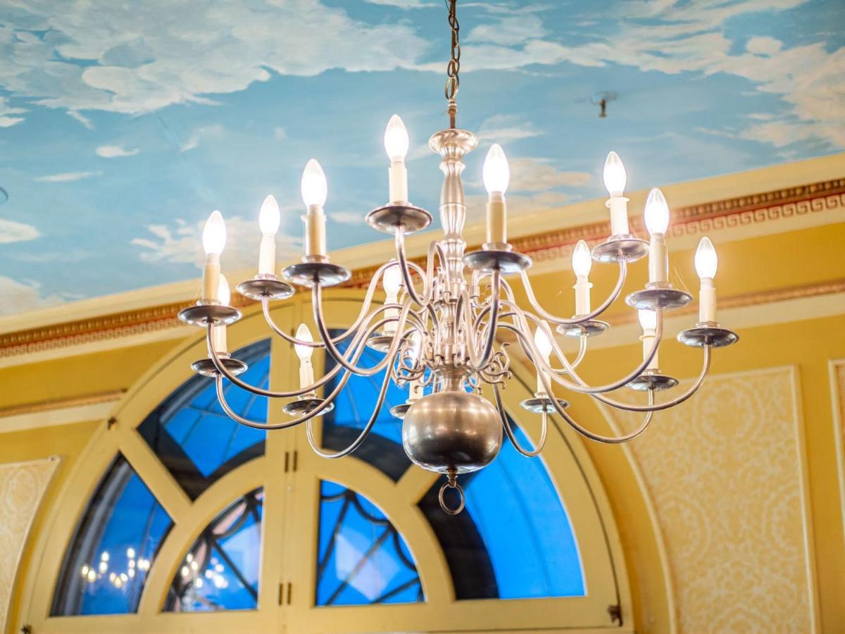  | Lafayette Hotel Marietta