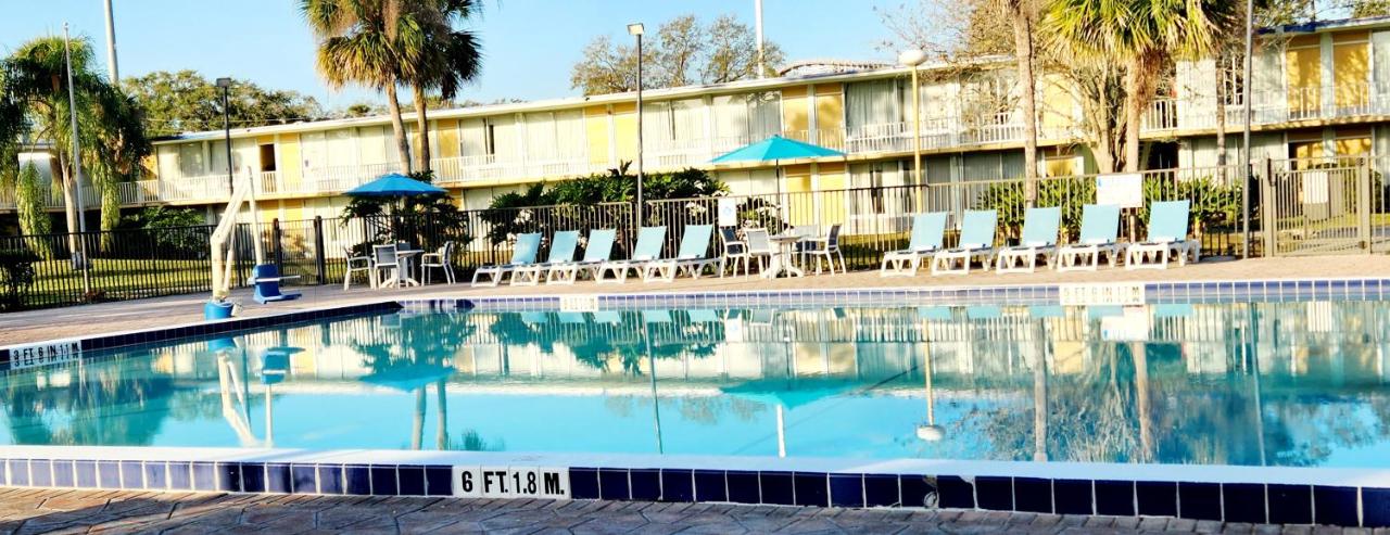 | Seralago Hotel & Suites Main Gate East