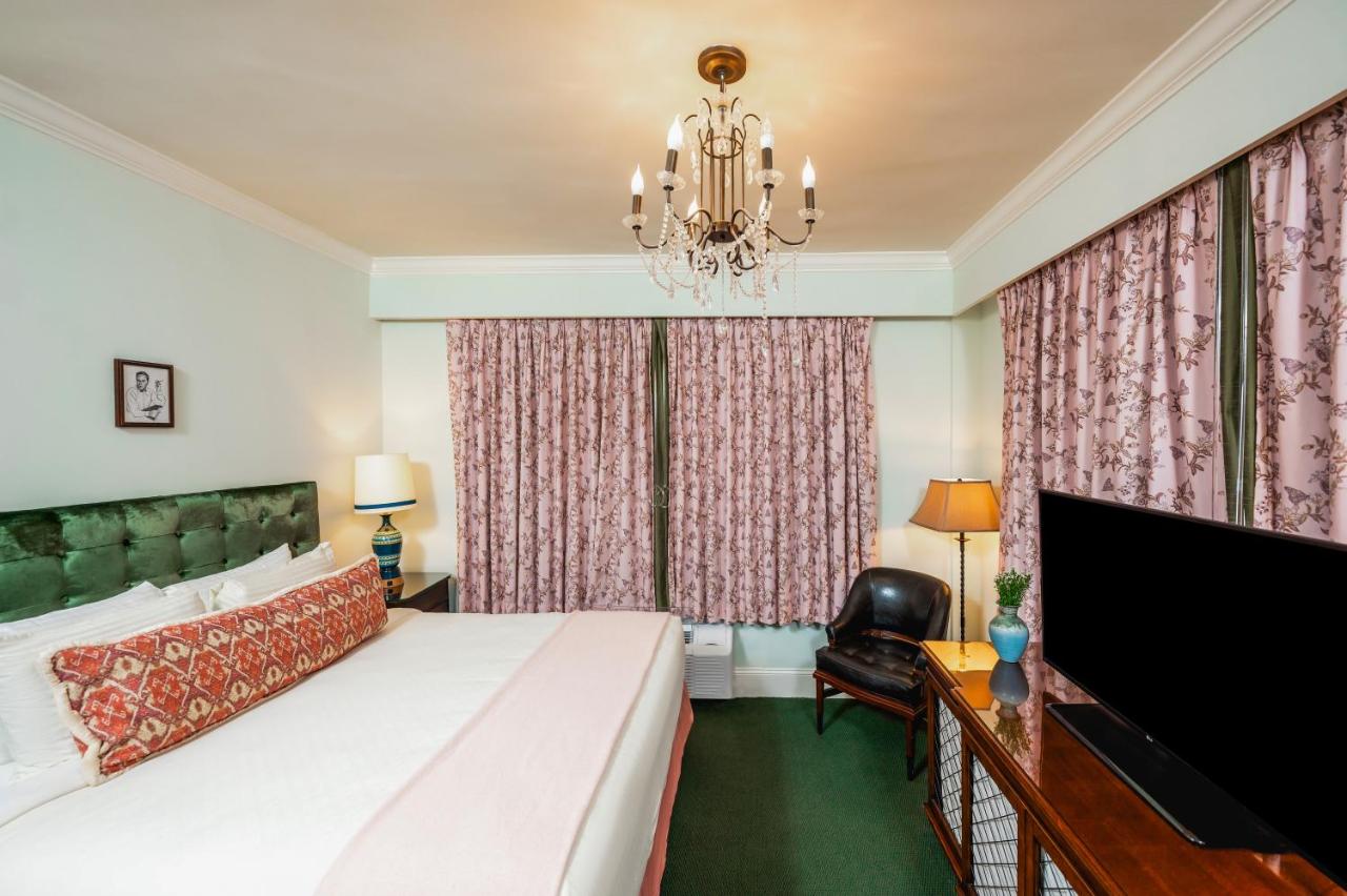 Deluxe King Suite at The Pontchartrain Hotel