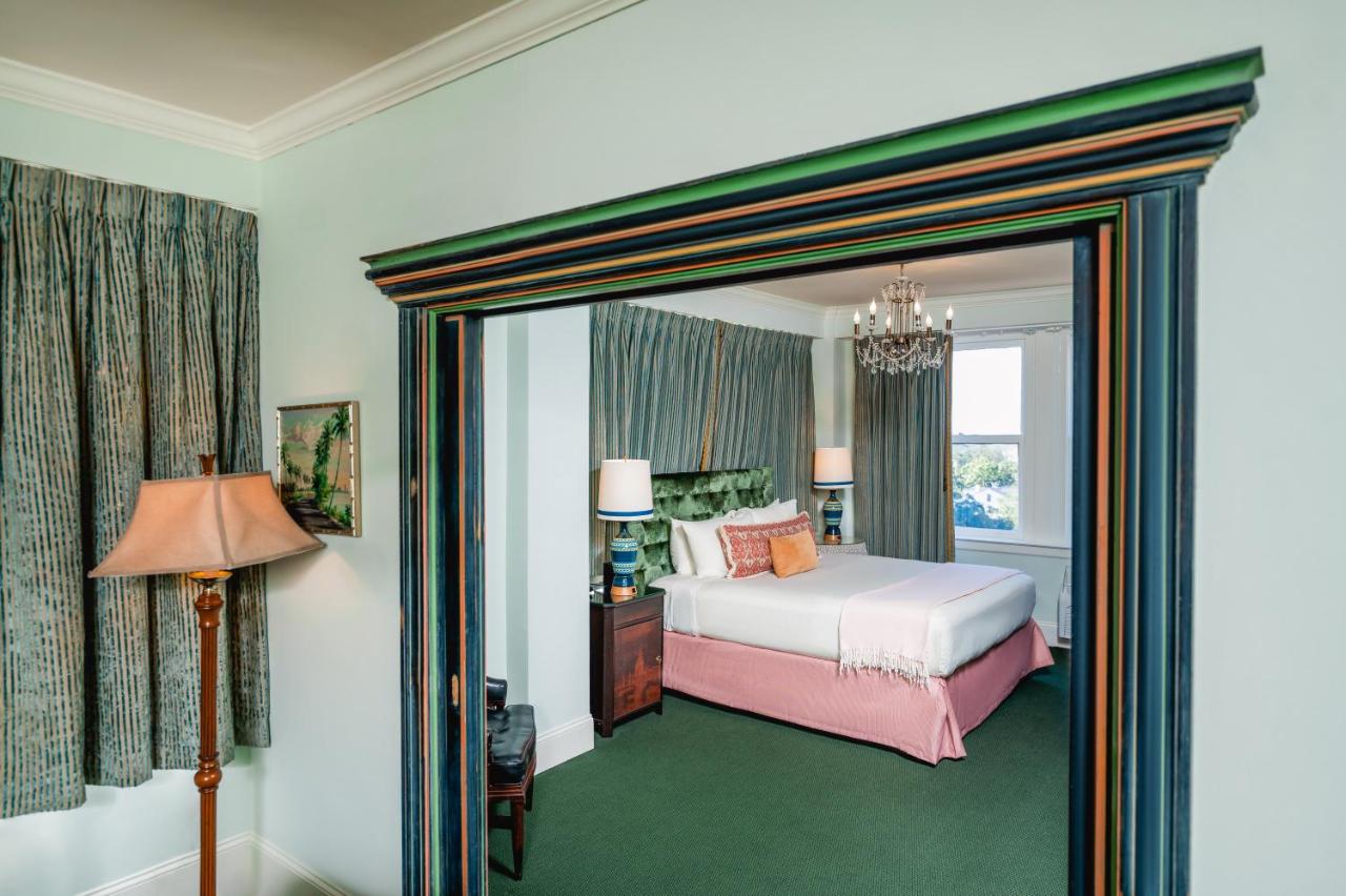 Deluxe King Suite at The Pontchartrain Hotel