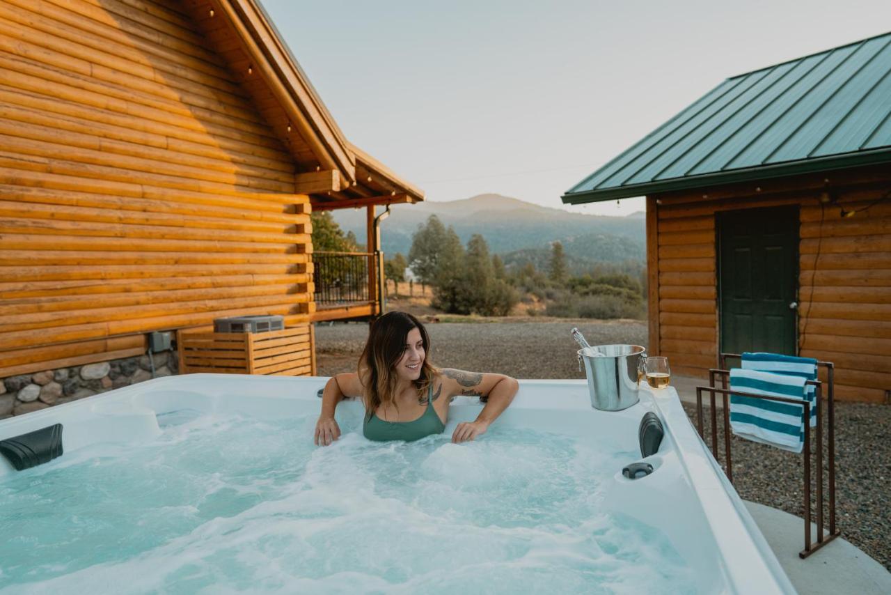 | Yosemite Charm by Casa Oso with spa and breathtaking views
