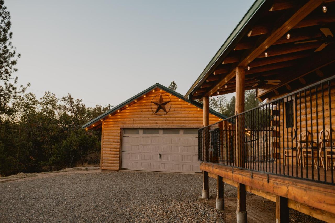 | Yosemite Charm by Casa Oso with spa and breathtaking views