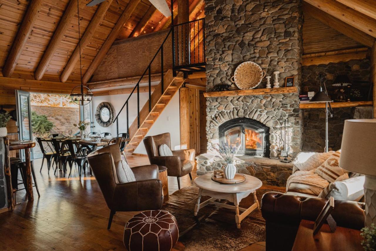 | Yosemite Charm by Casa Oso with spa and breathtaking views
