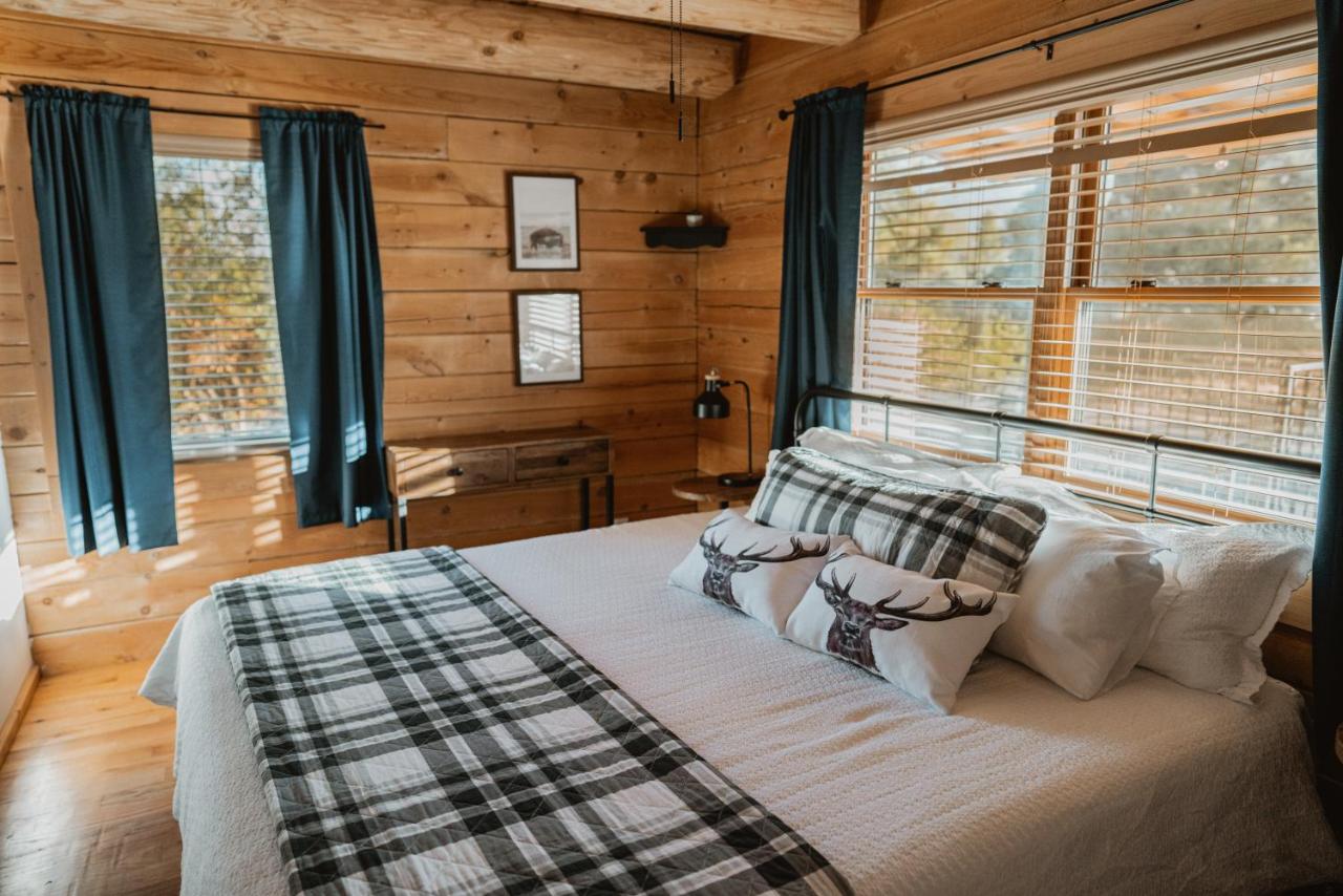 | Yosemite Charm by Casa Oso with spa and breathtaking views