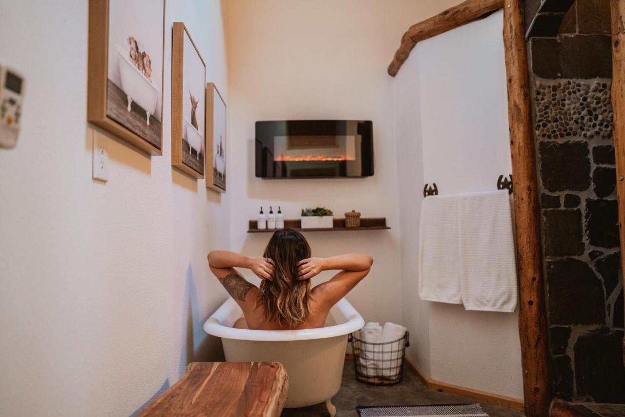 | Yosemite Charm by Casa Oso with spa and breathtaking views
