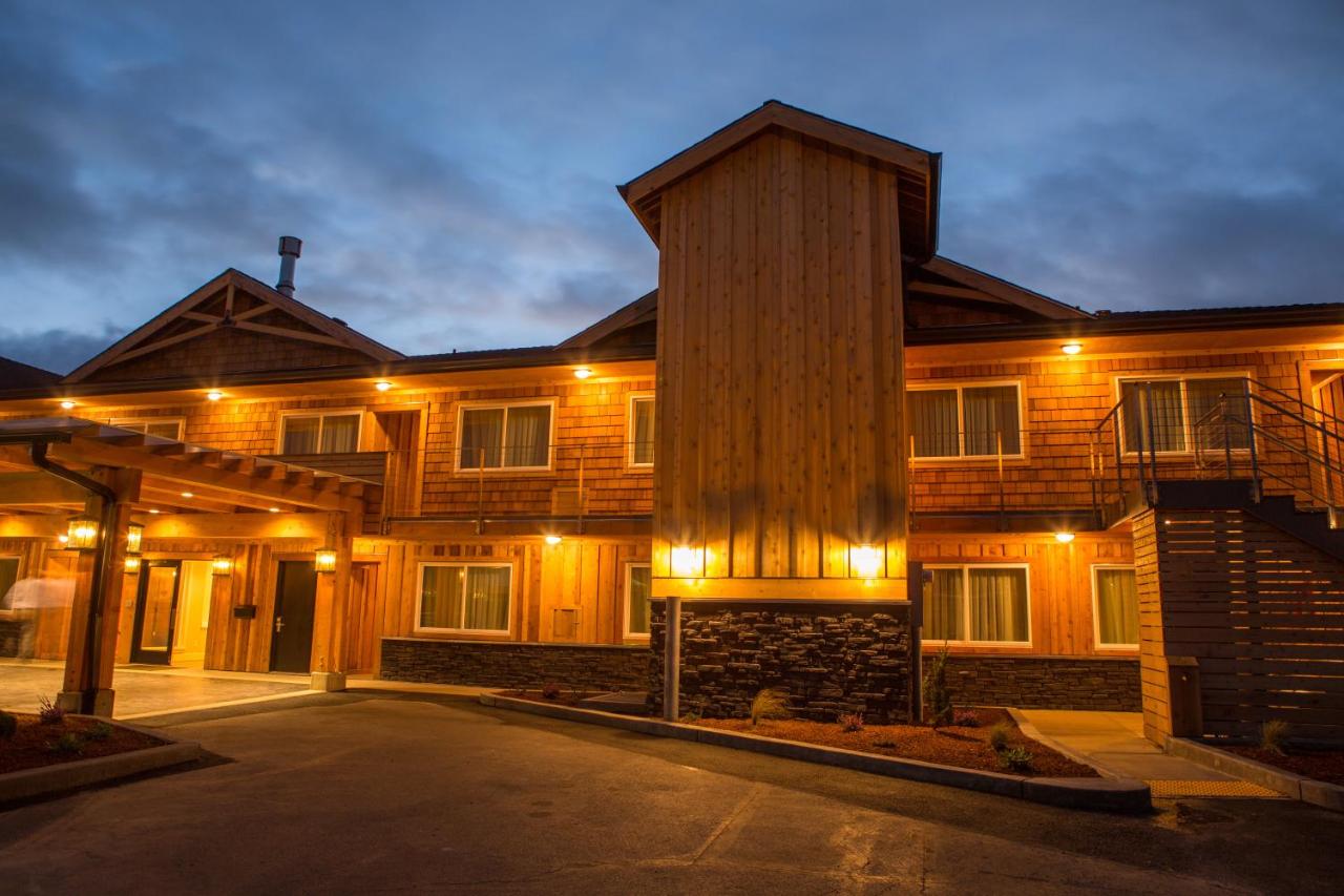 | Pelican Shores Inn