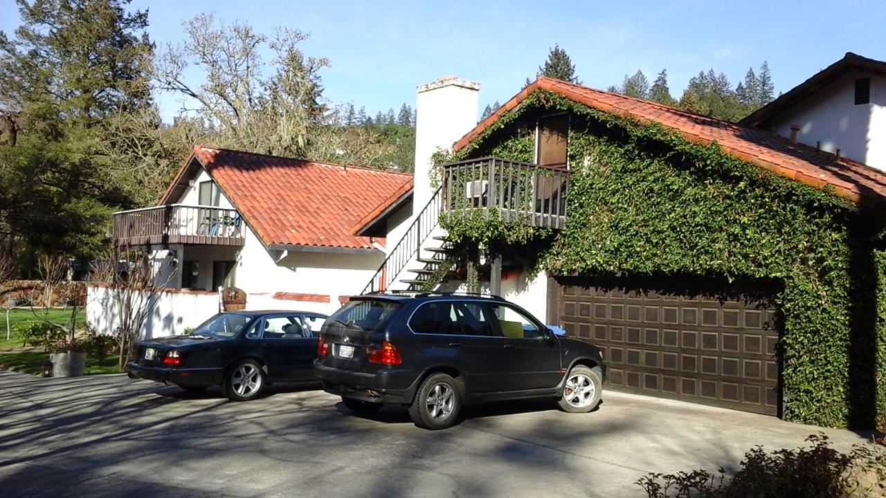 | Spanish Villa Inn