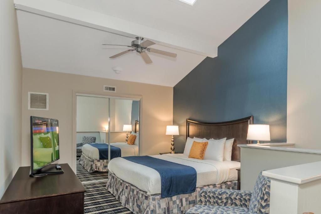 | Rockport Inn and Suites