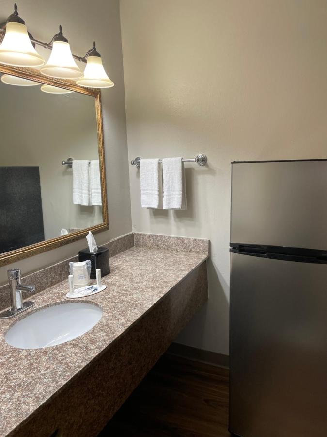 King Room - Non-Smoking at Days Inn by Wyndham Portland/Corpus Christi