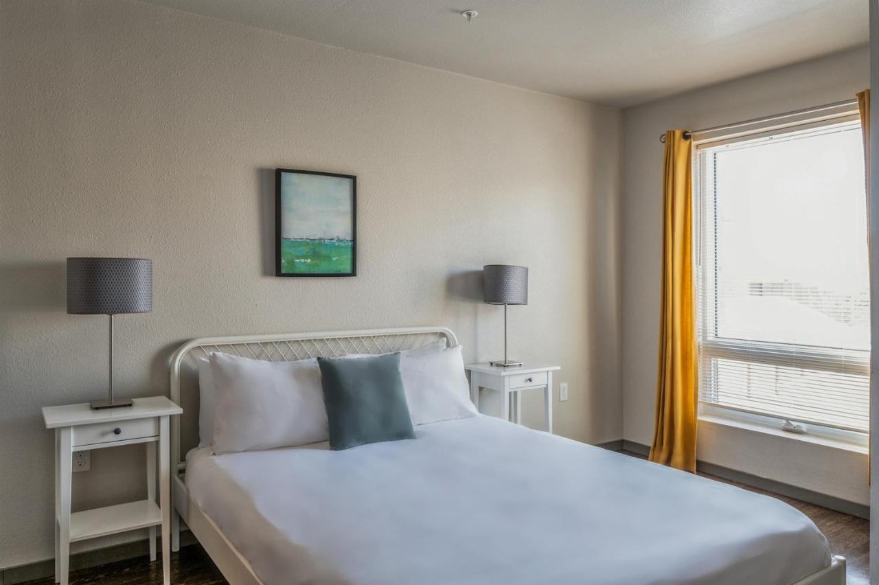 Two-Bedroom Apartment (Self Check-in with Virtual Front Desk) at Kasa University Avenue Minneapolis