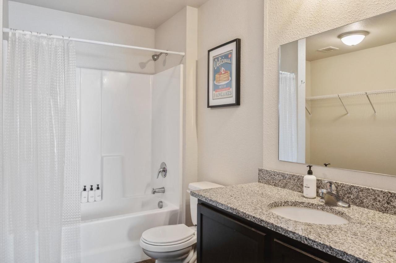 One-Bedroom Apartment (Self Check-in with Virtual Front Desk) at Kasa University Avenue Minneapolis