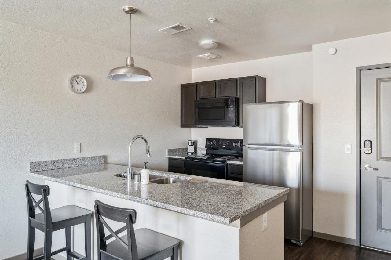 One-Bedroom Apartment (Self Check-in with Virtual Front Desk) at Kasa University Avenue Minneapolis