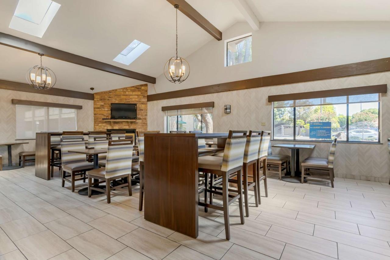 | Best Western Plus Forest Park Inn
