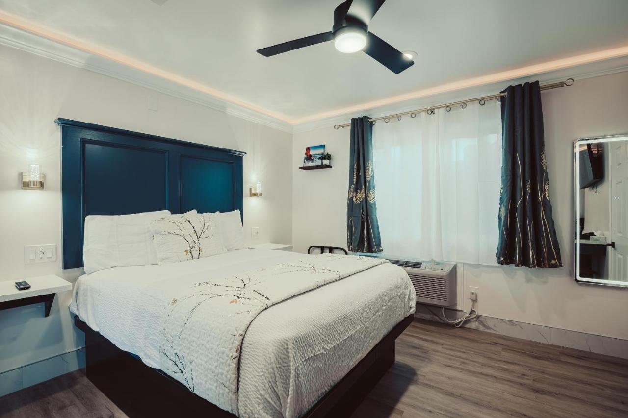 | Blufftop Inn & Suites - Wharf/Restaurant District