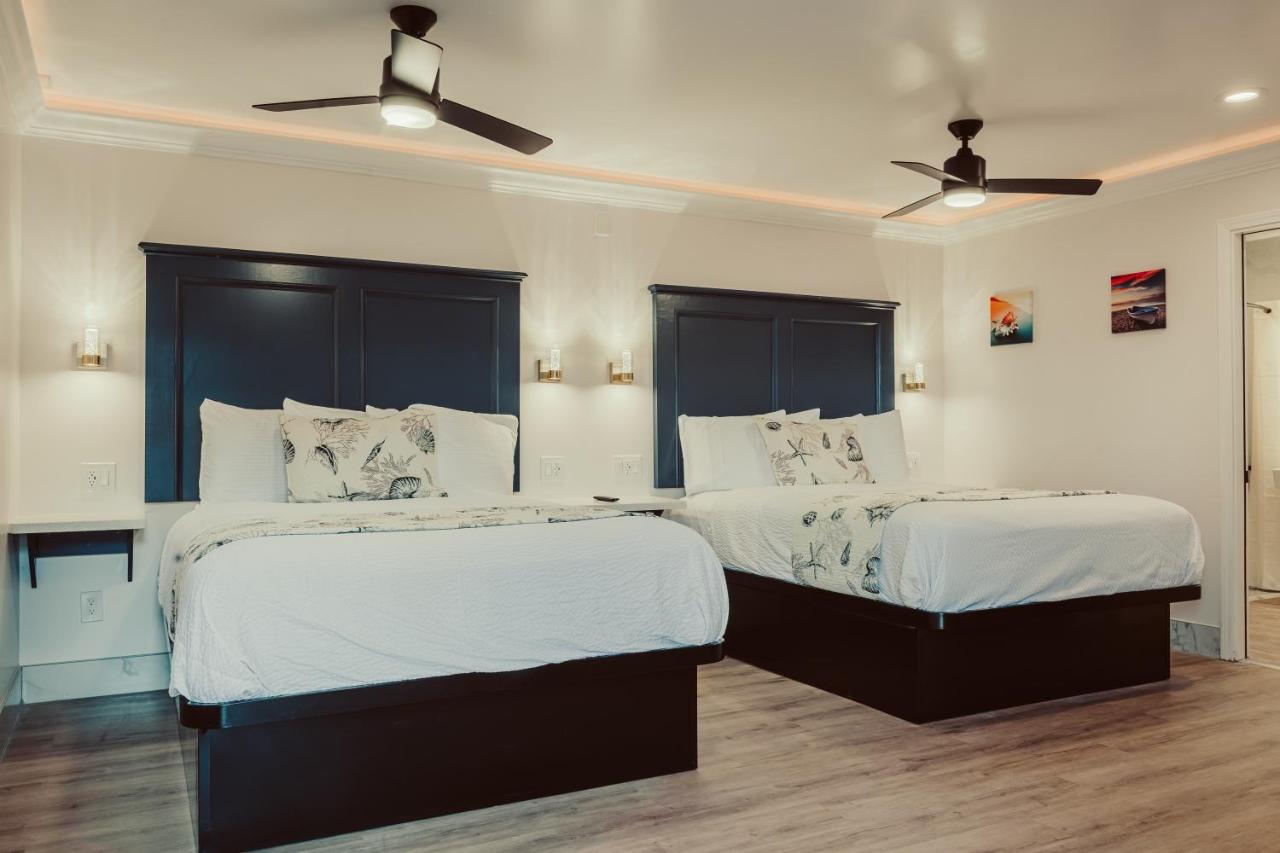 | Blufftop Inn & Suites - Wharf/Restaurant District