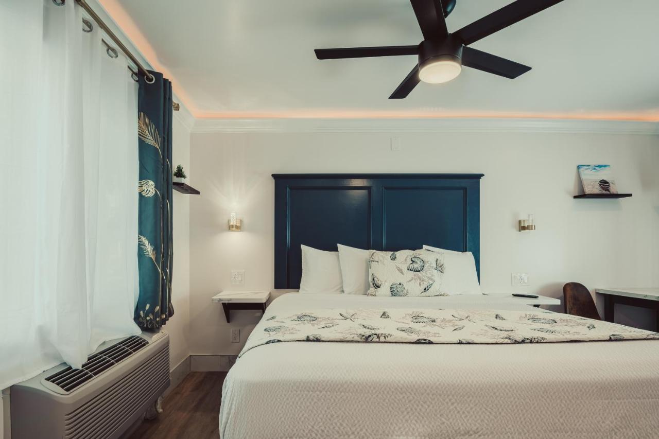 | Blufftop Inn & Suites - Wharf/Restaurant District