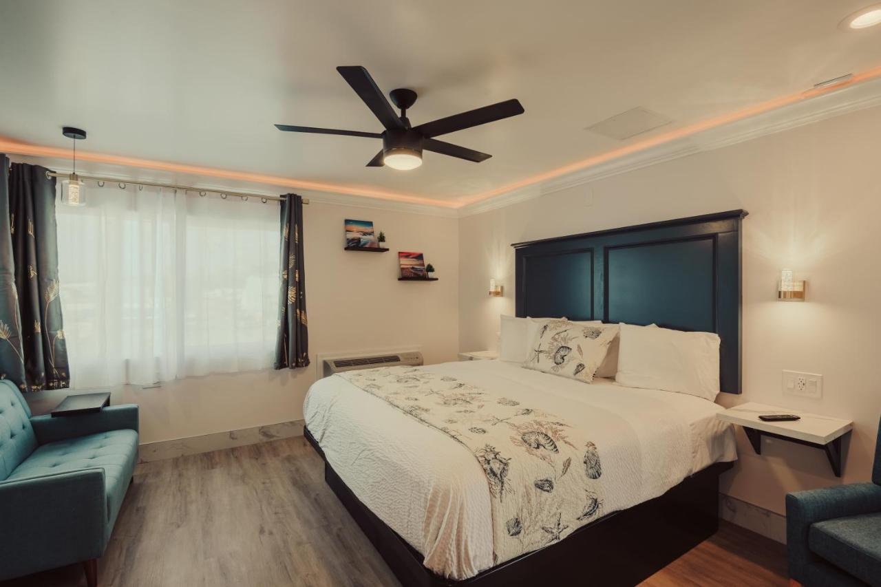 | Blufftop Inn & Suites - Wharf/Restaurant District