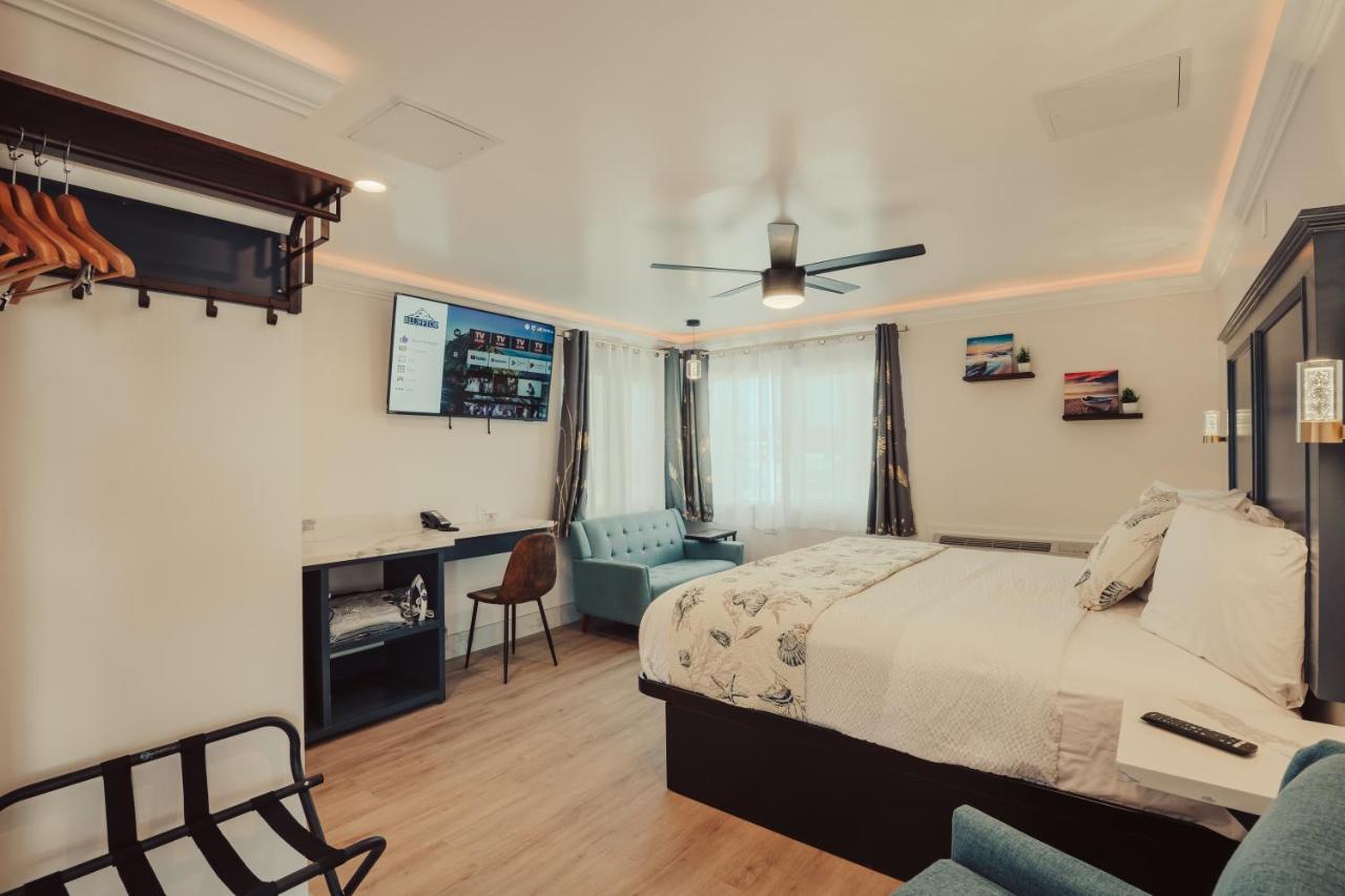 | Blufftop Inn & Suites - Wharf/Restaurant District