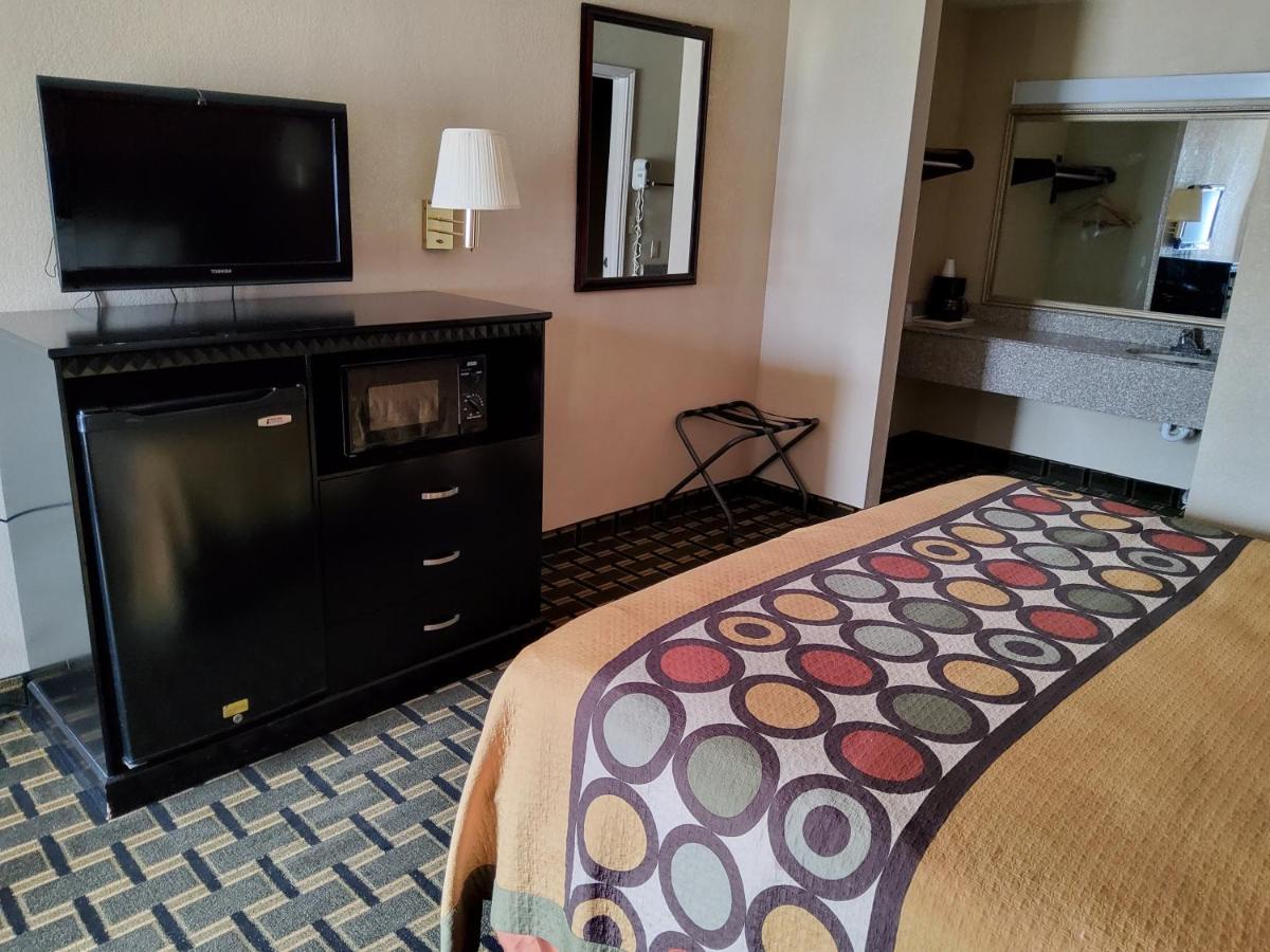 Economy Single Room at Budget Inn