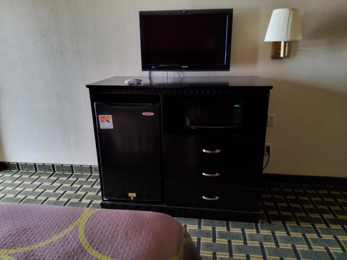 Economy Single Room at Budget Inn