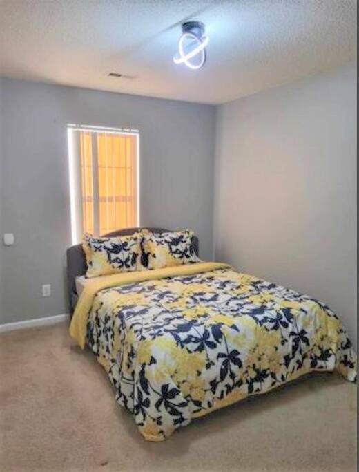 | Cute cottage*Minutes from Uptown