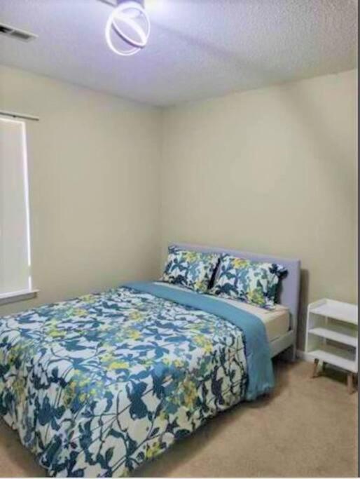 | Cute cottage*Minutes from Uptown