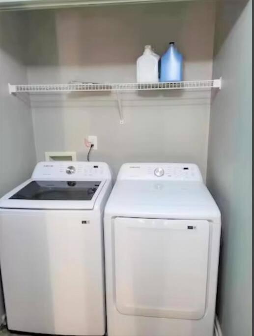 | Cute cottage*Minutes from Uptown